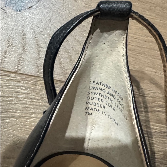 Banana Republic Elegant Black Women's Heels - Picture 6 of 6